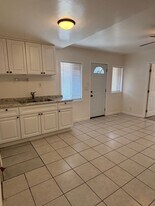 2402 E 130th St in Compton, CA - Building Photo