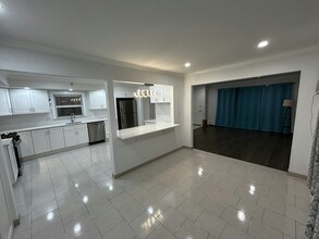 167 Hutton St-Unit -#1 in Jersey City, NJ - Foto de edificio - Building Photo