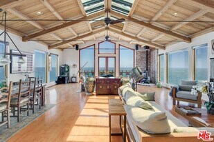 3916 Rambla Orienta in Malibu, CA - Building Photo