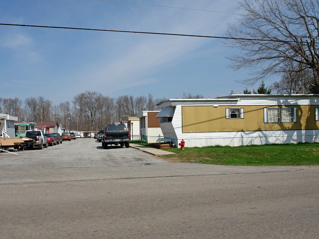 3834 Dayton Springfield Rd in Springfield, OH - Foto de edificio - Building Photo