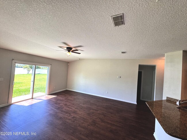 8224 Golden Bamboo Dr in Jacksonville, FL - Building Photo - Building Photo