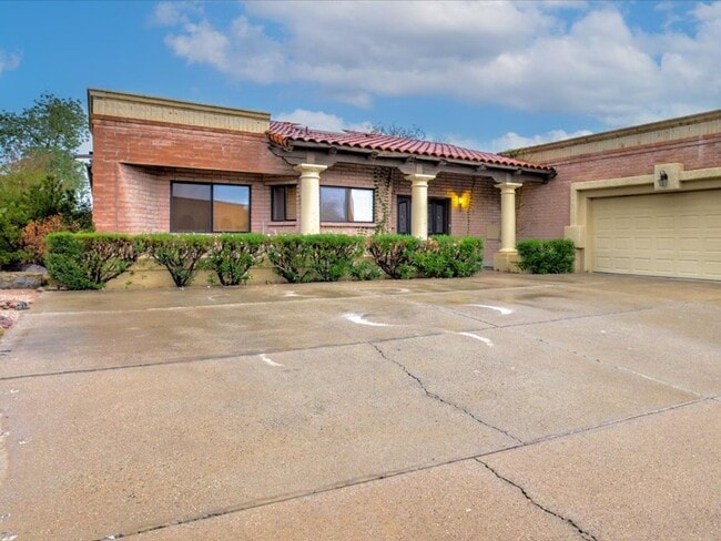 property at 4130 E Pontatoc Canyon Dr