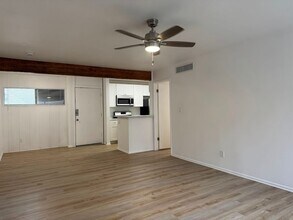 1701 W Tuckey Ln in Phoenix, AZ - Building Photo - Building Photo