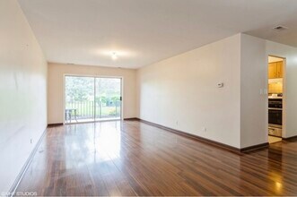 1525 Sander Ct in Wheeling, IL - Building Photo - Building Photo