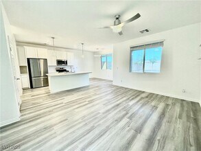 7793 Vino Vranec Ct in Las Vegas, NV - Building Photo - Building Photo