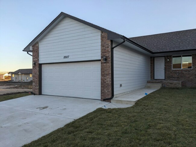 8987 E Chris St in Bel Aire, KS - Building Photo - Building Photo