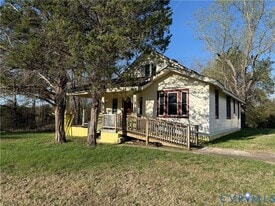 4667 Bell Rd in Powhatan, VA - Building Photo