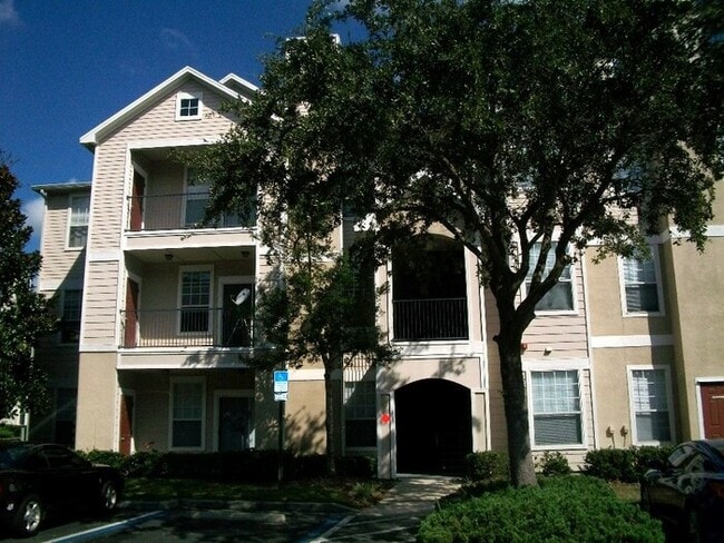 2000 Erving Cir