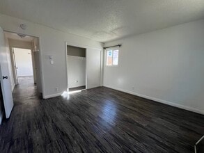 420 E Pleasant Valley Rd, Unit 3 in Oxnard, CA - Foto de edificio - Building Photo