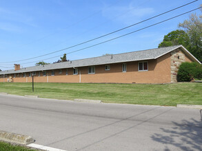 Erie Shore Living in Sandusky, OH - Building Photo - Building Photo