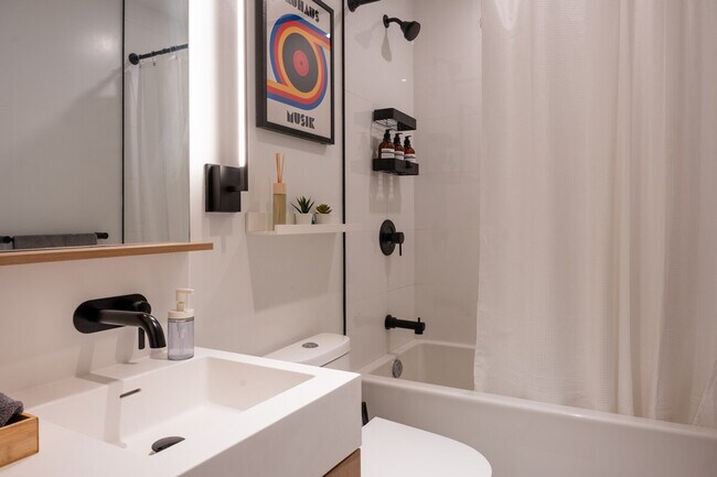 127 Broadway Ave, Unit SI ID1262844P in Toronto, ON - Building Photo - Building Photo