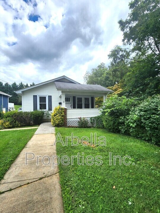 1019 Florida Ave in Bristol, TN - Building Photo