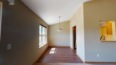 Glacier Hills Apartments in Madison, WI - Foto de edificio - Building Photo