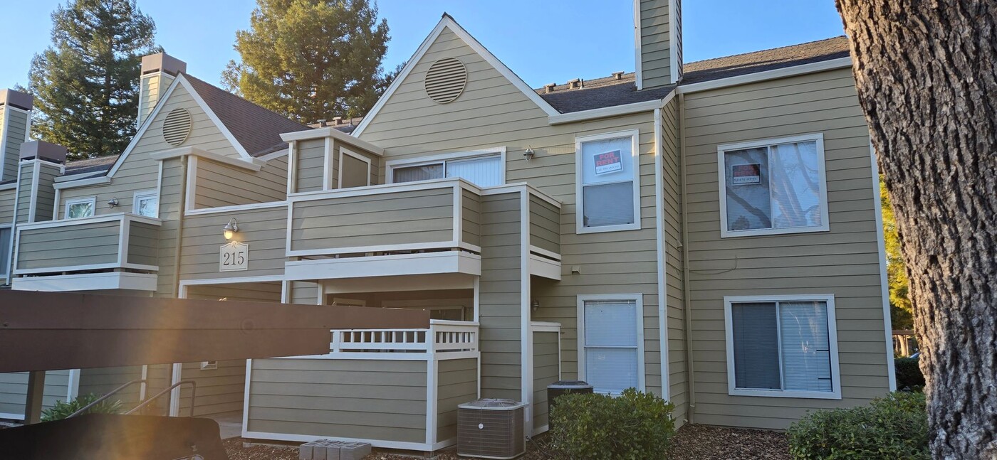 215 Reflections Dr in San Ramon, CA - Building Photo