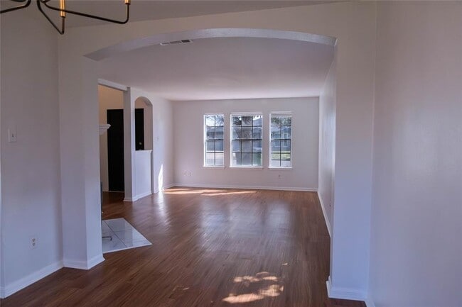 property at 2309 Loquat Ln