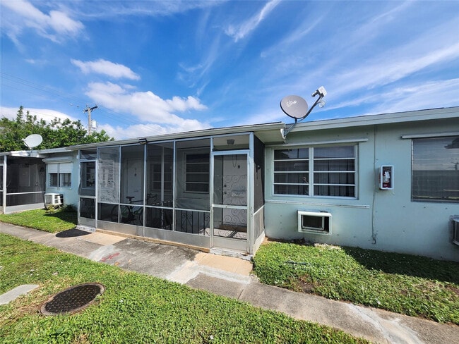 property at 2211 Lincoln St