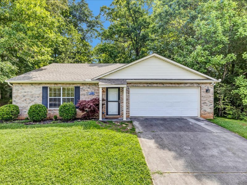 612 Liverpool Ln in Knoxville, TN - Building Photo