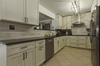 13821 SW 14th St in Miami, FL - Building Photo - Building Photo