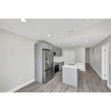 2614 W 65th St in Hialeah, FL - Foto de edificio - Building Photo