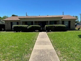 639 Silverstone Dr in Richardson, TX - Building Photo