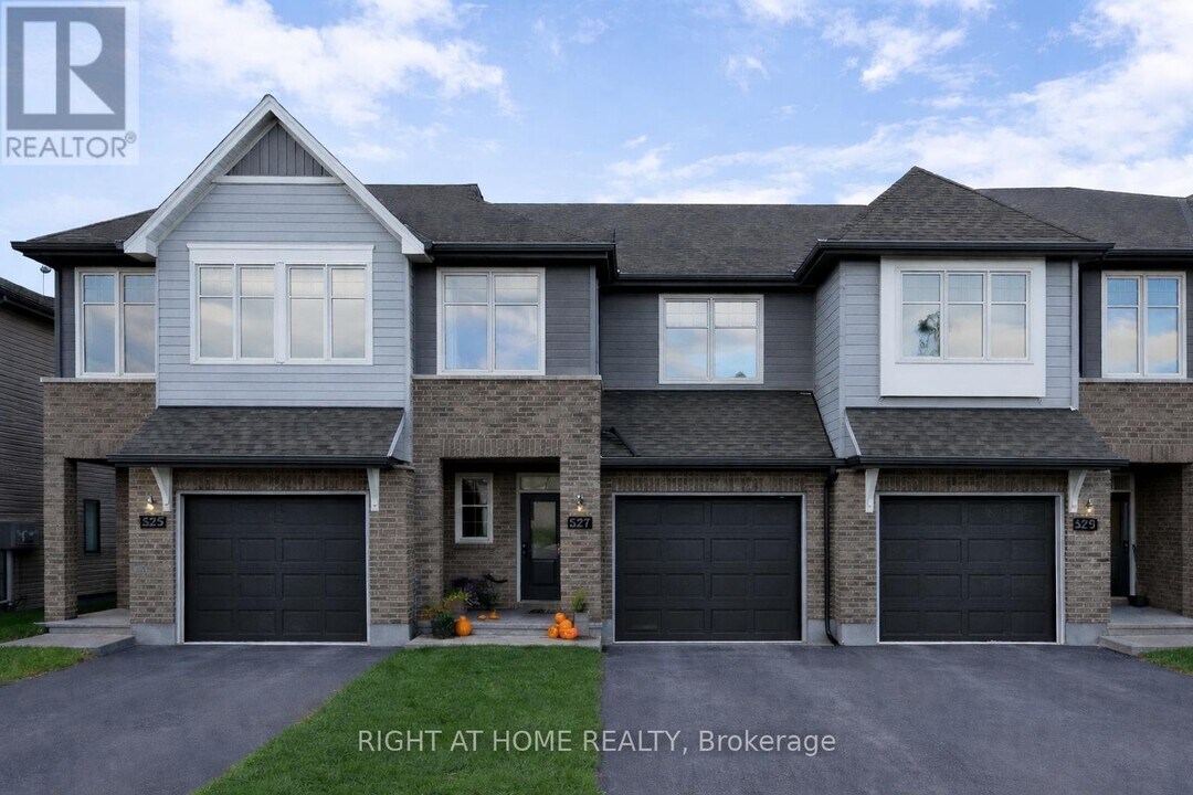 527 Sonmarg Cres in Ottawa, ON - Building Photo