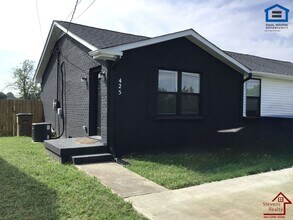 427 Revels Dr in Nashville, TN - Foto de edificio - Building Photo