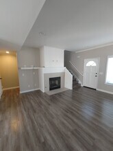 357 W Wilson St, Unit Unit#A in Costa Mesa, CA - Foto de edificio - Building Photo