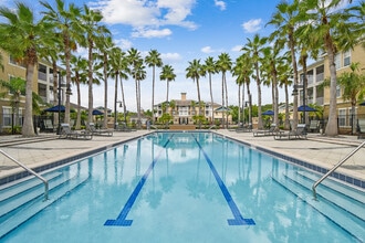 Seasons at Westchase in Tampa, FL - Foto de edificio - Building Photo