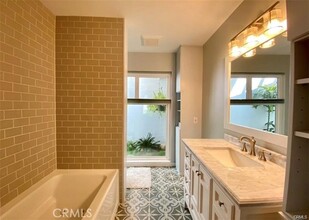 153 Camino San Clemente in San Clemente, CA - Building Photo - Building Photo