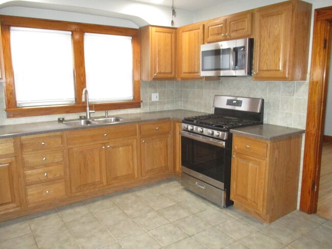 1802 Church St in Streator, IL - Building Photo - Building Photo