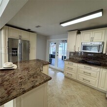 4261 SW 22nd St in Fort Lauderdale, FL - Building Photo - Building Photo