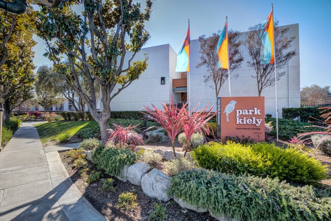 Park Kiely in San Jose, CA - Foto de edificio - Building Photo