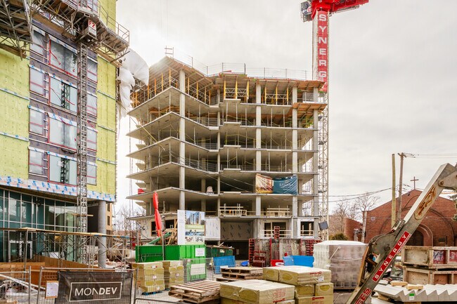 Savana Sur Le Parc in Montréal, QC - Building Photo - Building Photo