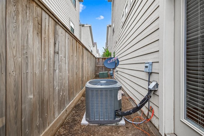 11510 Main Ash Dr in Houston, TX - Building Photo - Building Photo