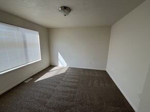5082 W Wind Rock Ln in Herriman, UT - Building Photo - Building Photo