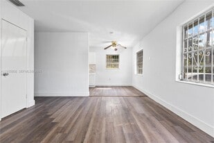 4201 NW 25th Ave in Miami, FL - Building Photo