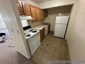 66 Homer Ave, Unit 105 in Cambridge, MA - Building Photo