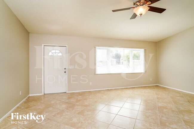 4104 SW 7th Ave in Cape Coral, FL - Foto de edificio - Building Photo