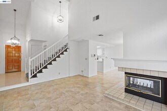 493 S Clovercrest Ln in San Ramon, CA - Building Photo - Building Photo