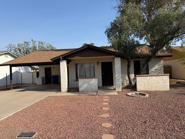 property at 2105 E Colgate Dr