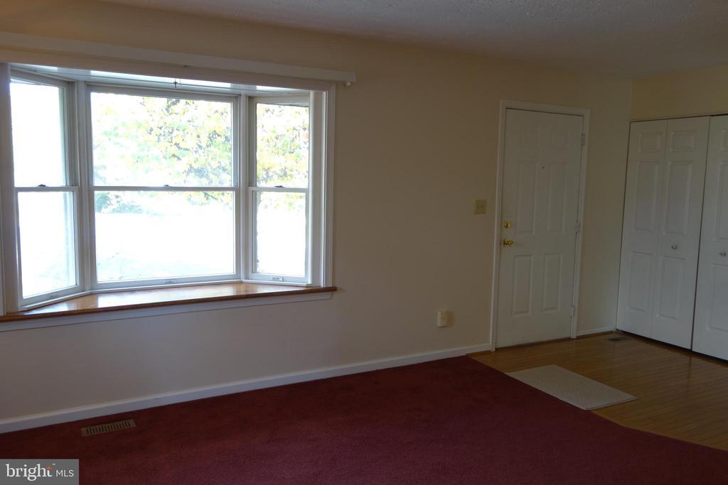 5978 Augustine Ave in Elkridge, MD - Building Photo