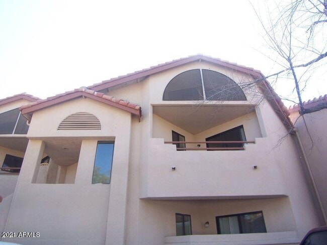 property at 1800 W Elliot Rd