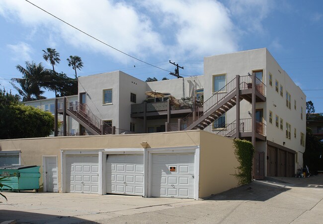 844-850 Buena Vista St in Ventura, CA - Building Photo - Building Photo