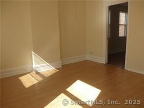 380 Bond St in Bridgeport, CT - Building Photo - Building Photo