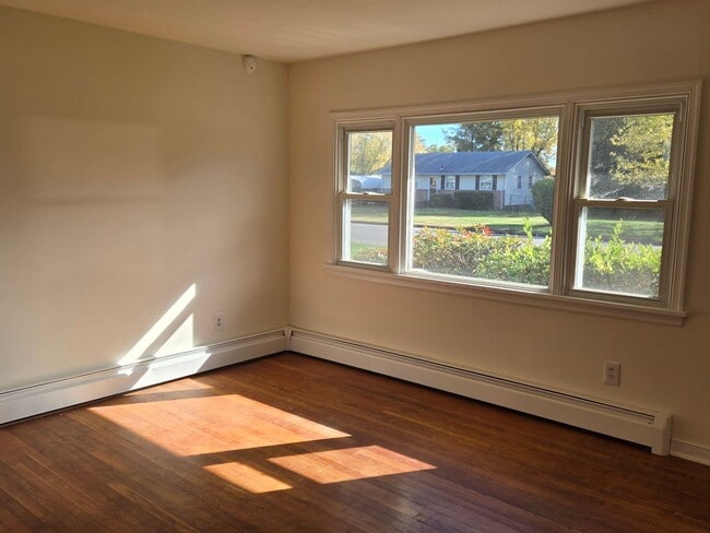 4706 Glenspring Rd in Richmond, VA - Building Photo - Building Photo