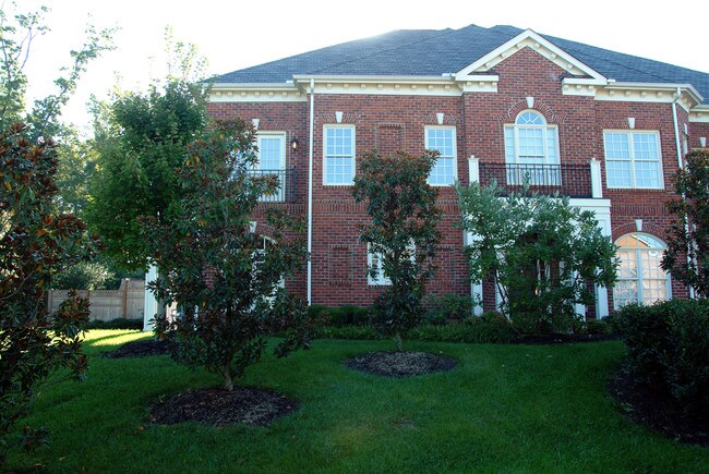 Grayson Hill Townhomes in Richmond, VA - Building Photo - Building Photo