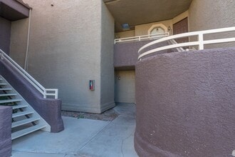 5072 S Rainbow Blvd in Las Vegas, NV - Building Photo - Building Photo