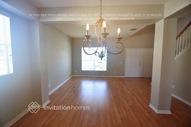 3947 Stornoway Dr in Land O Lakes, FL - Foto de edificio - Building Photo