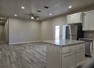 109 Locust St in Idalou, TX - Building Photo - Building Photo