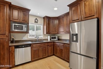 1128 E Rowlands Ln, Unit B in Phoenix, AZ - Building Photo - Building Photo